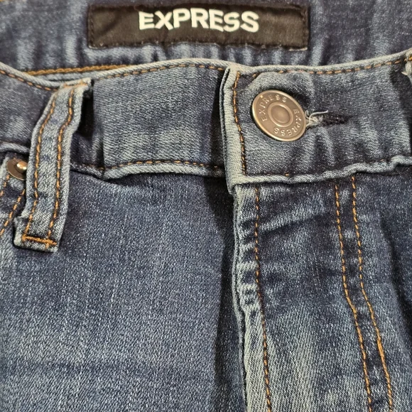 Express Jeans + Comfort Colors T Shirt - Picture 6 of 9